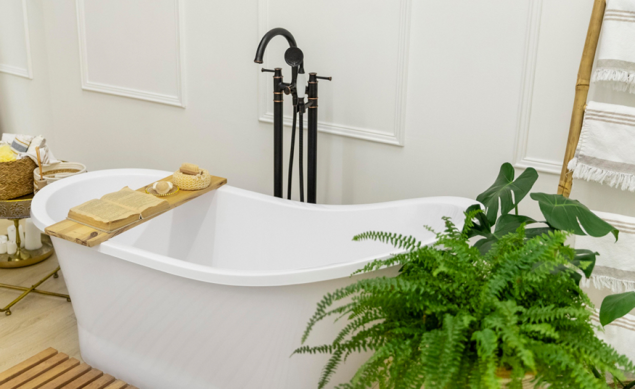 Bathtub for Small Bathroom