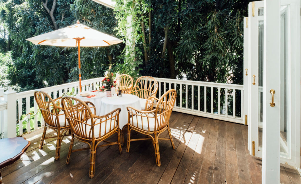 Small Backyard Deck Ideas