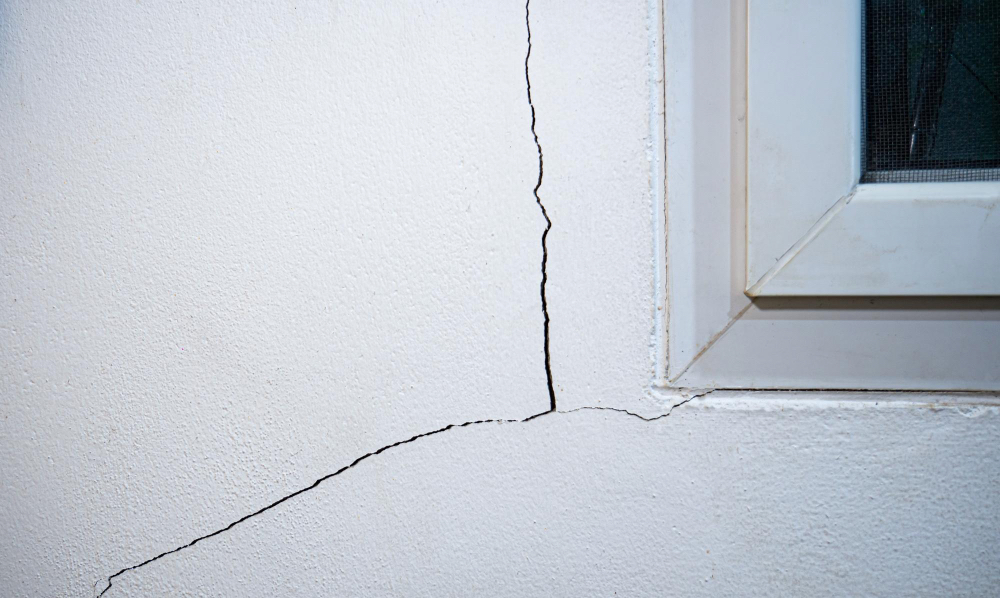 Crack in House Walls